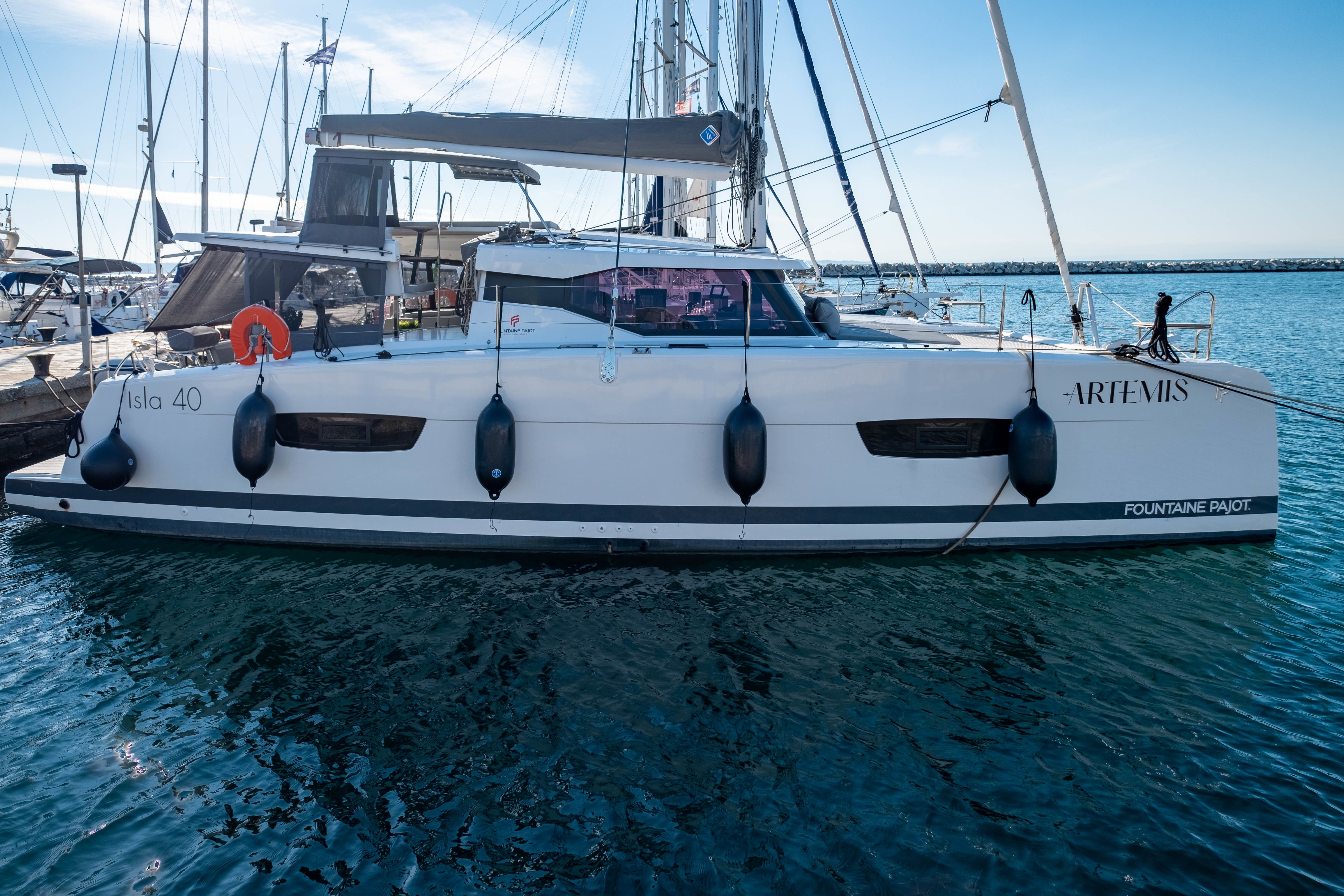 Fountaine Pajot Isla 40 | Artemis