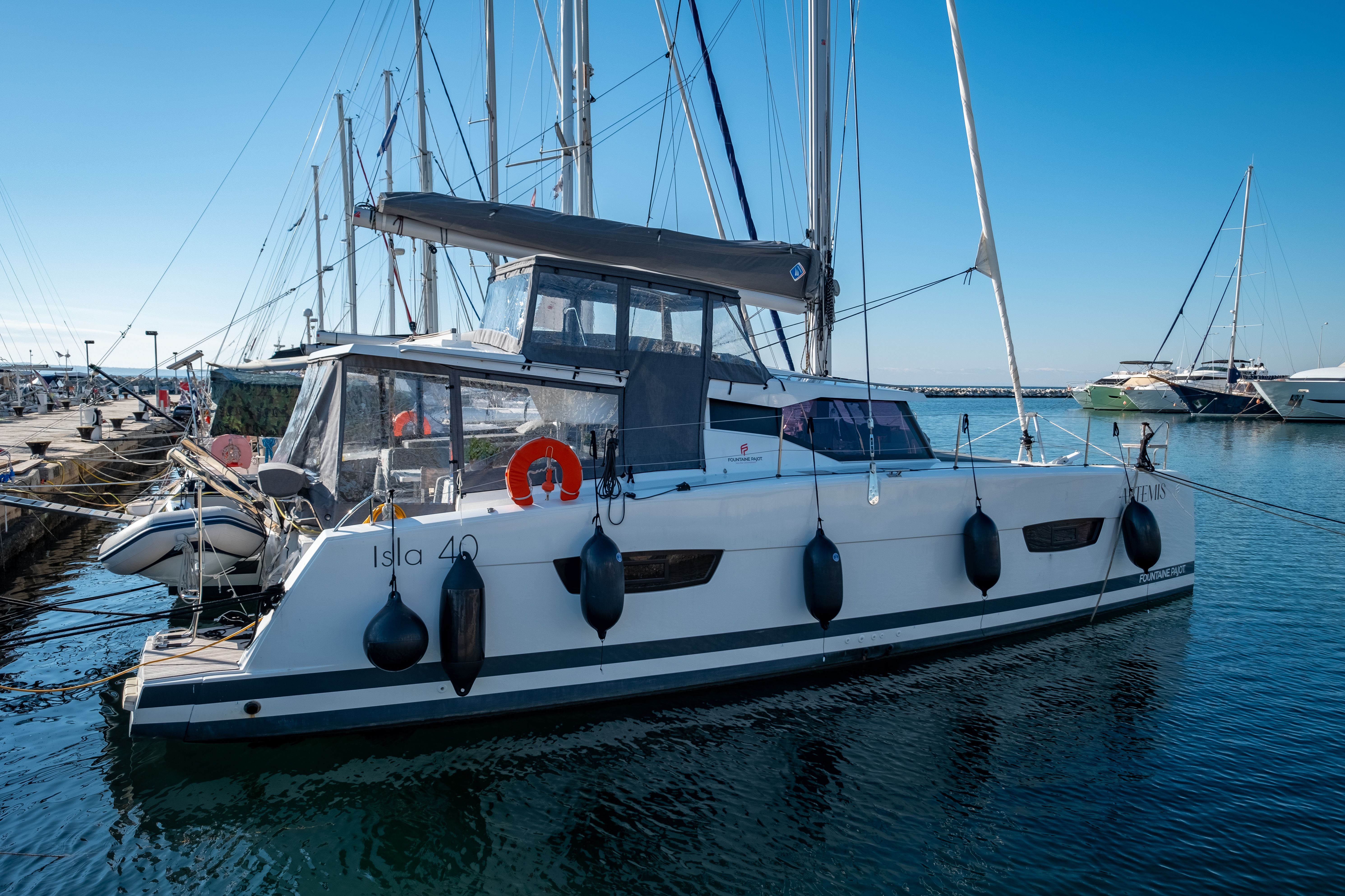 Fountaine Pajot Isla 40 | Artemis