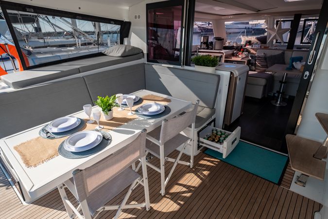 Fountaine Pajot Isla 40 | Artemis
