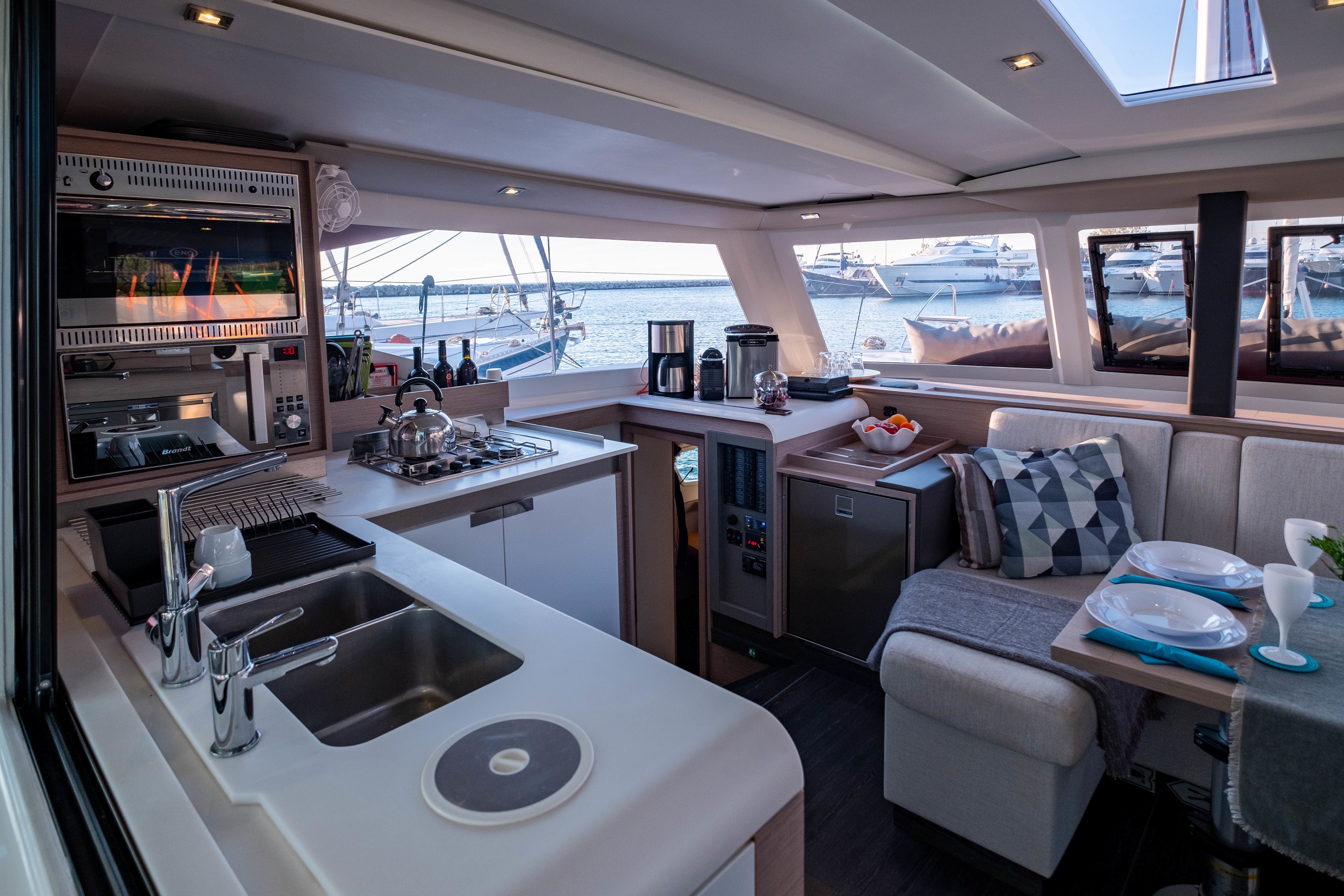 Fountaine Pajot Isla 40 | Artemis