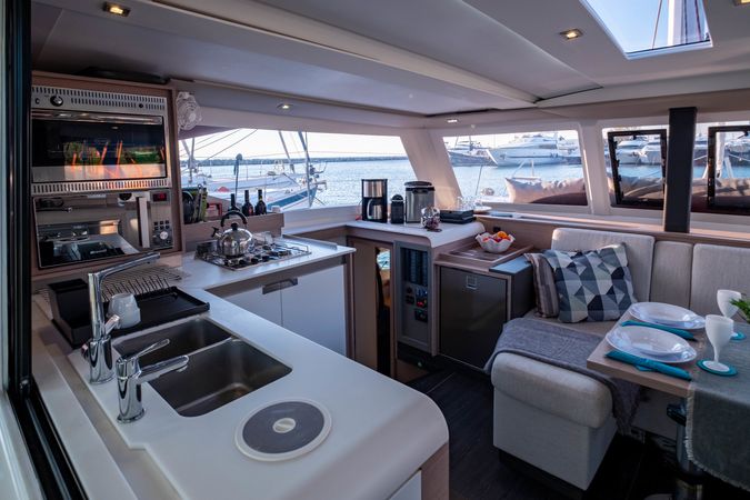 Fountaine Pajot Isla 40 | Artemis
