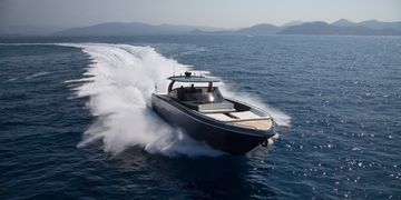 Motor Yacht Cnm 50 Continental Att Hyra Italien Boataround