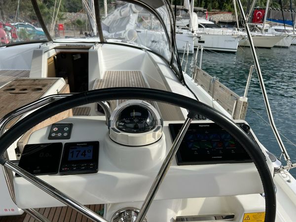 Jeanneau 54 | Storm Dancer 2