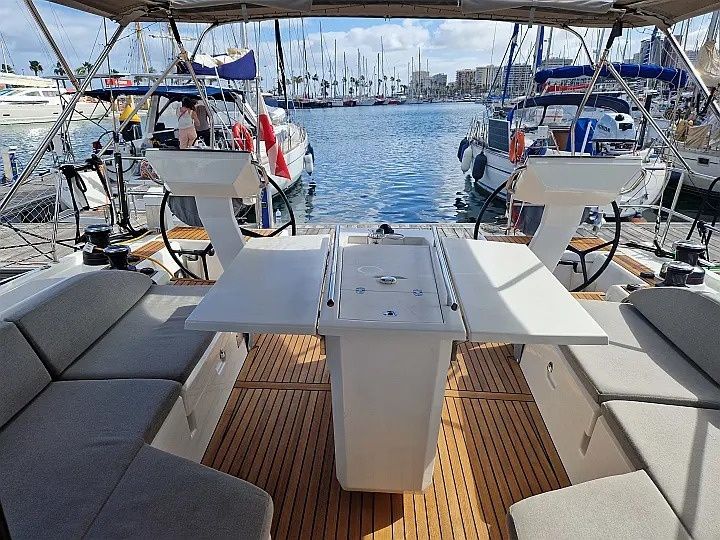 Beneteau Oceanis 51.1 | Skalpel 2
