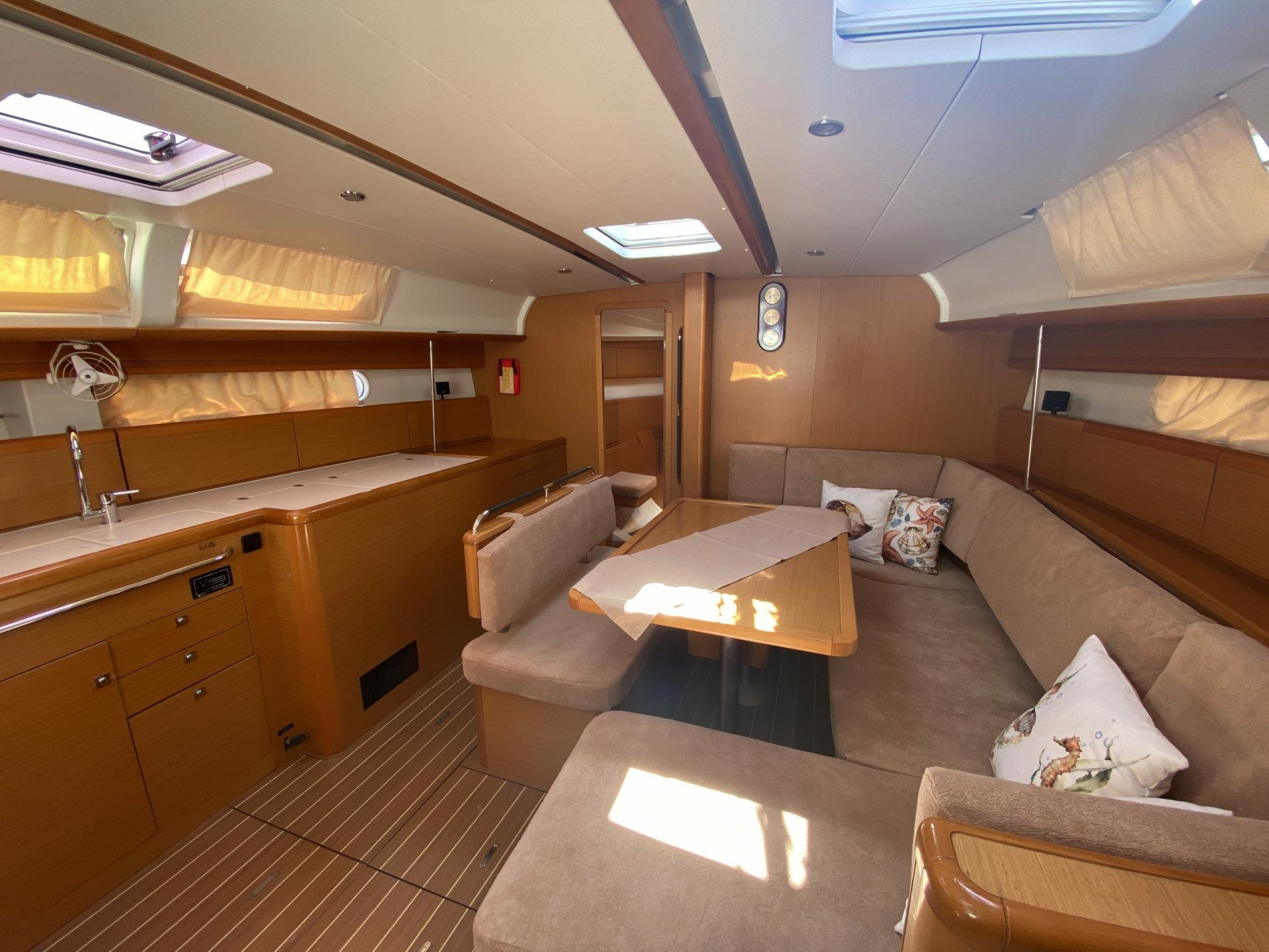 Jeanneau Sun Odyssey 44i | Capella 2