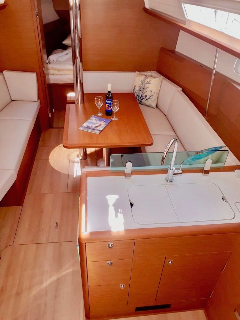 Jeanneau Sun Odyssey 389 | Santana