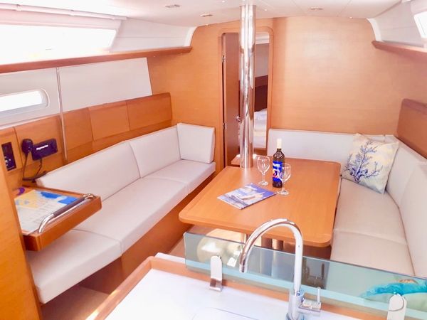 Jeanneau Sun Odyssey 389 | Santana
