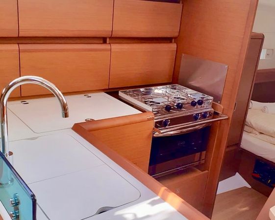 Jeanneau Sun Odyssey 389 | Santana