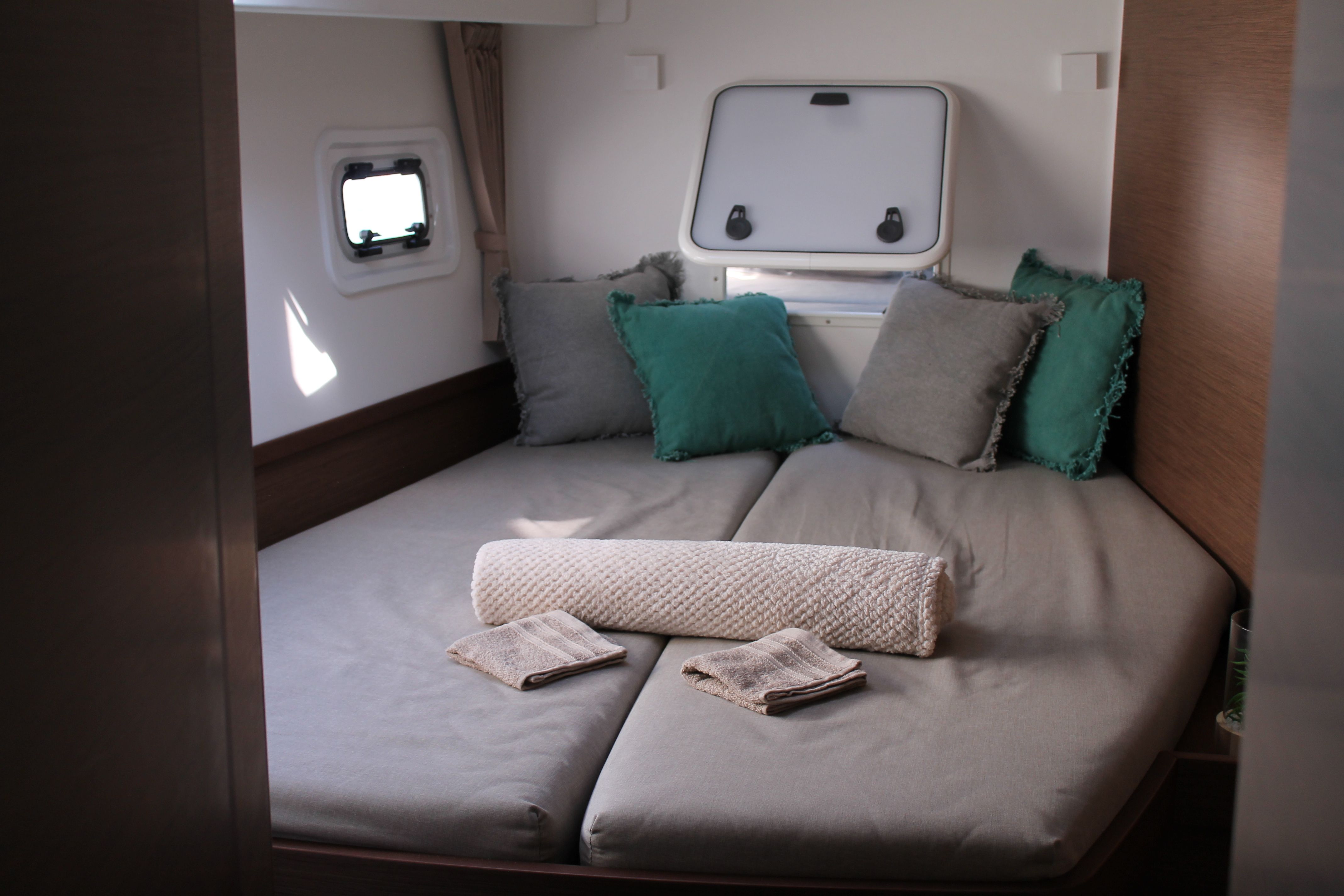 Lagoon 42 | Double Trouble