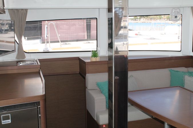 Lagoon 42 | Double Trouble