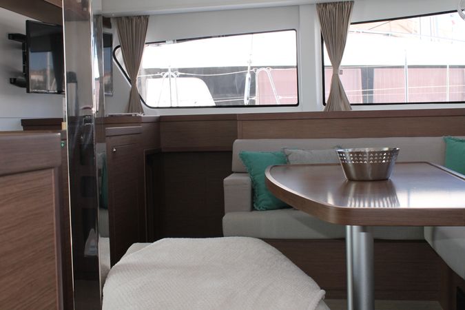 Lagoon 42 | Double Trouble