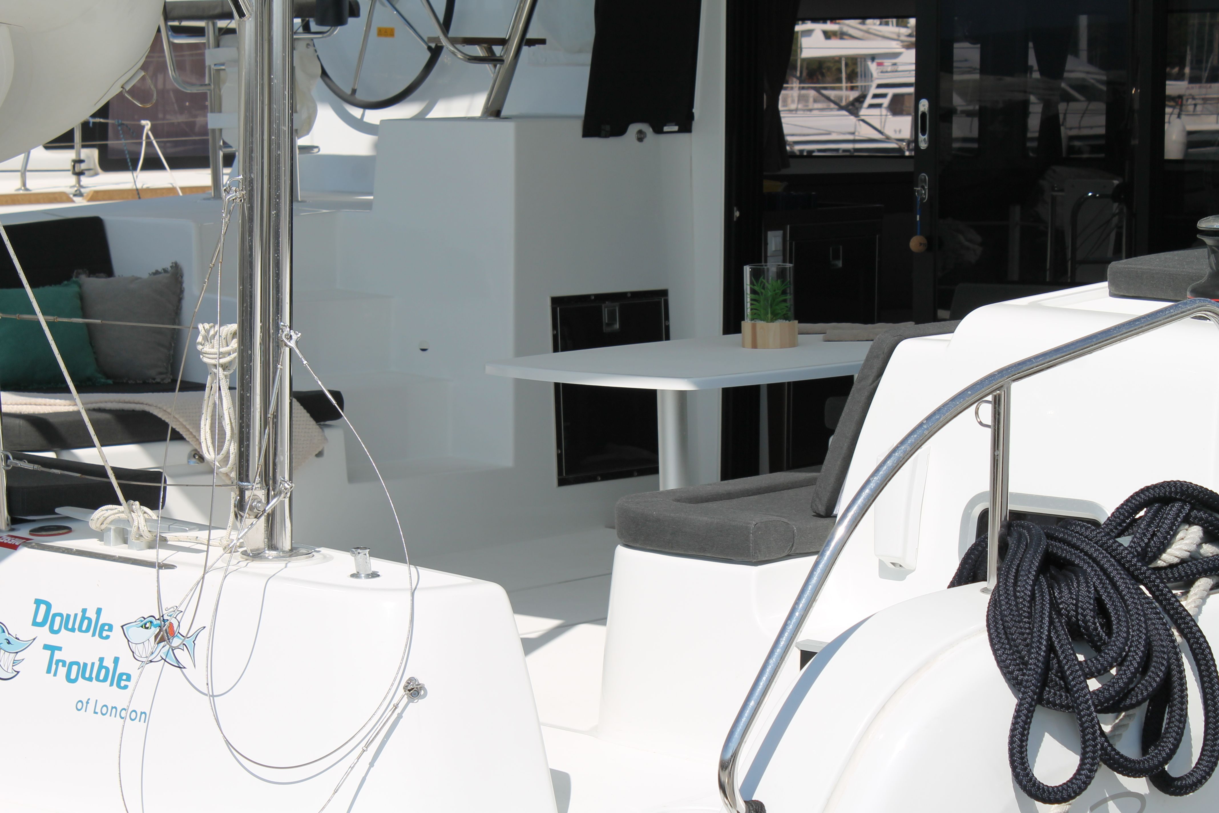 Lagoon 42 | Double Trouble