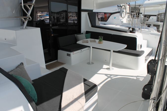 Lagoon 42 | Double Trouble