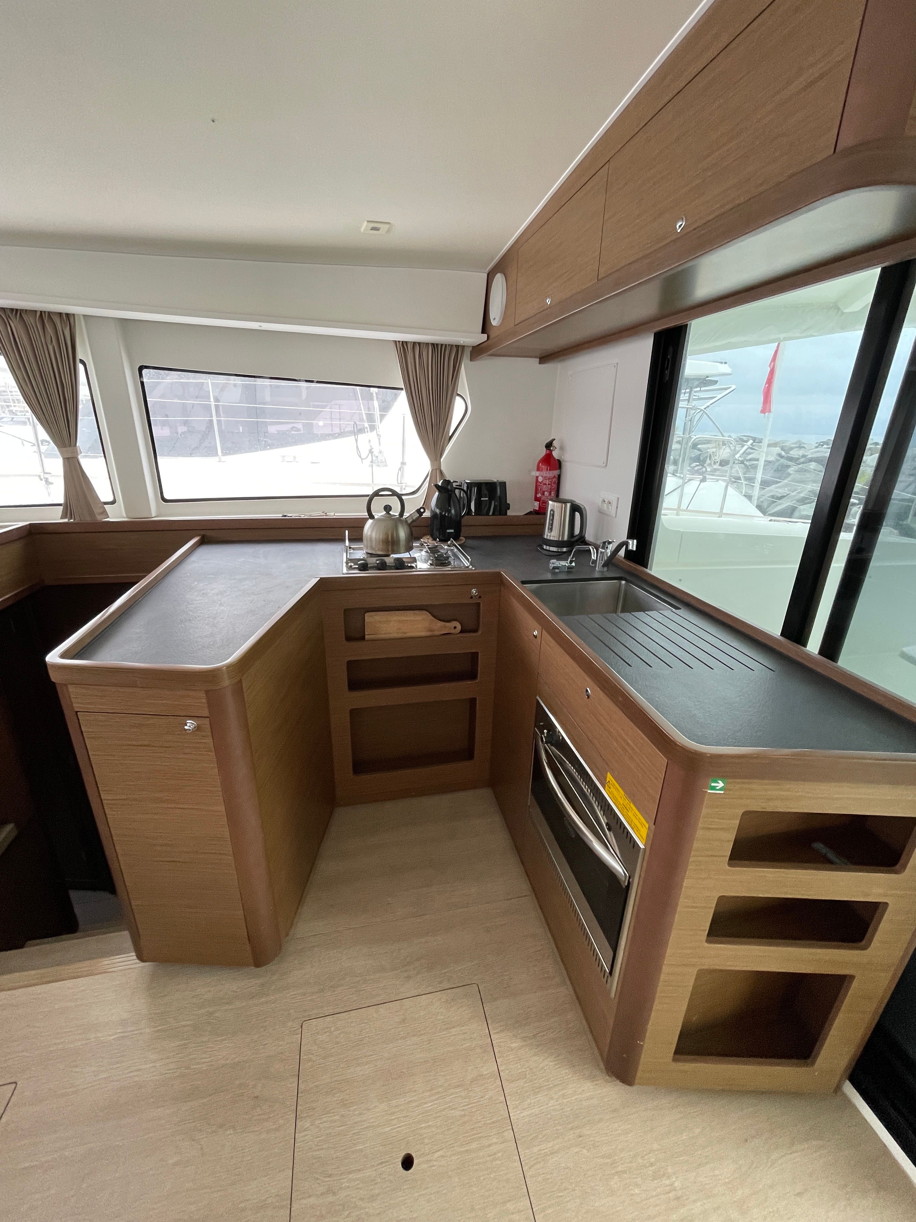 Lagoon 42 | Double Trouble