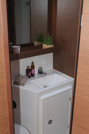 Lagoon 42 | Double Trouble