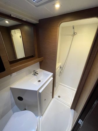 Lagoon 42 | Double Trouble