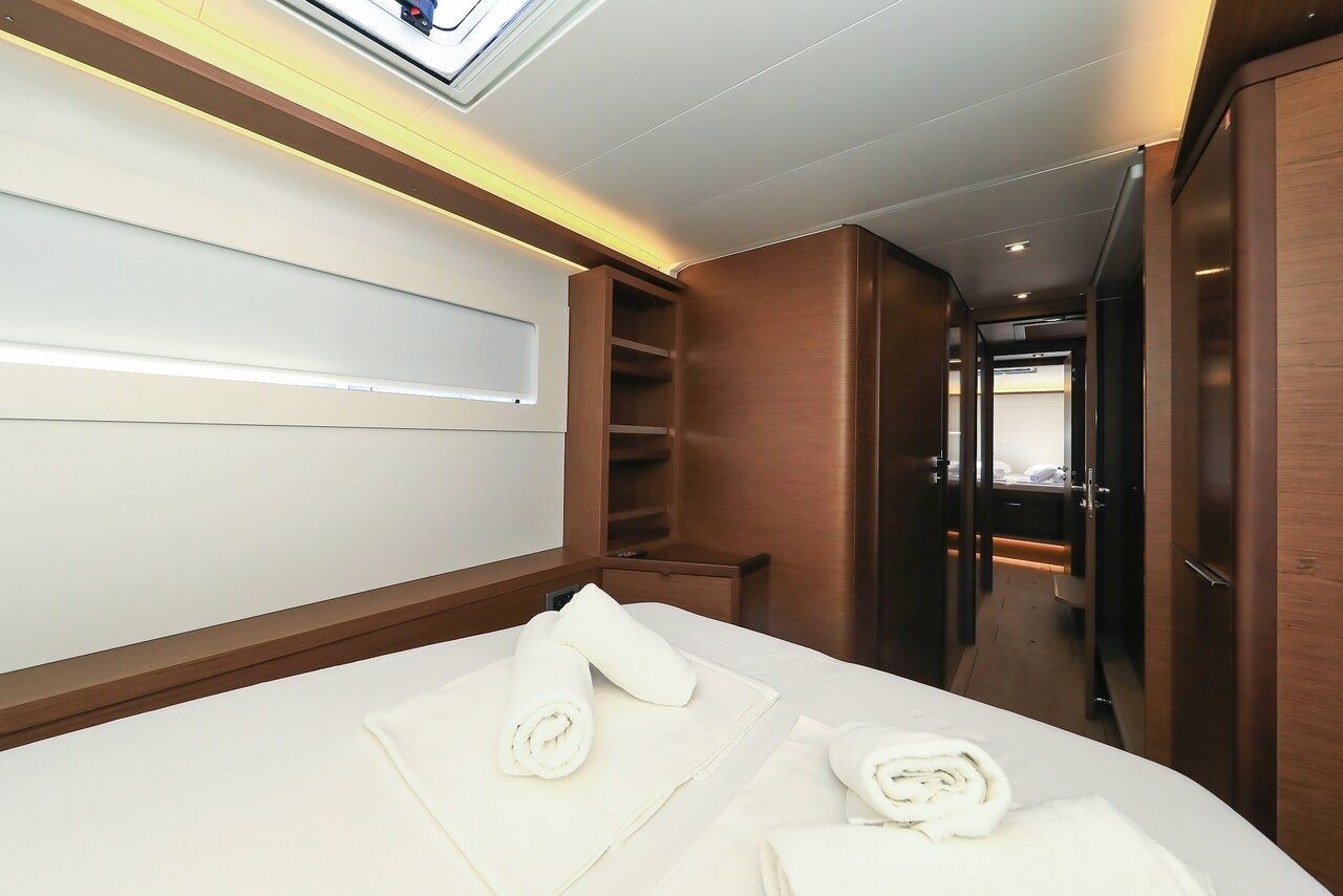 Lagoon 46 | Midlife Crisis