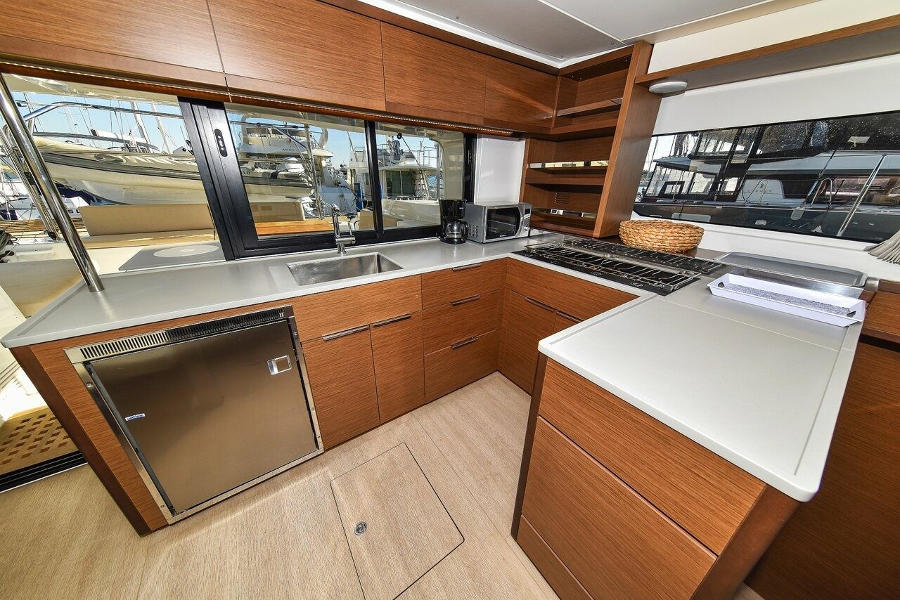 Lagoon 46 | Midlife Crisis