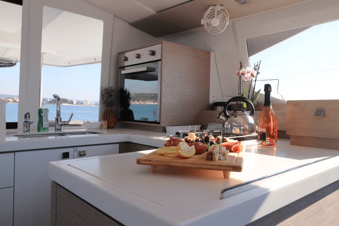 Fountaine Pajot Astrea 42 | Mouse