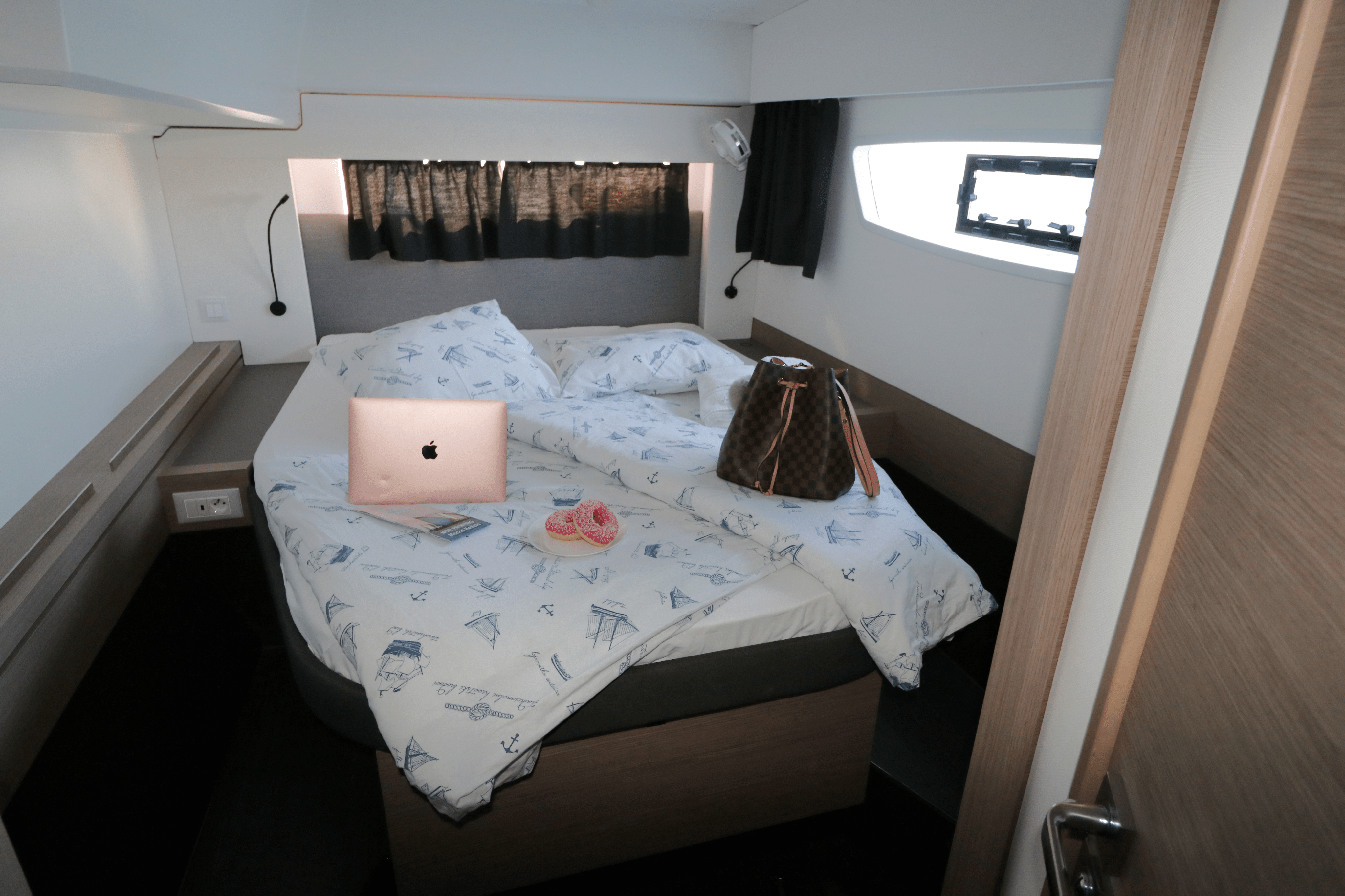 Fountaine Pajot Astrea 42 | Mouse