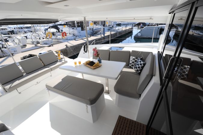 Fountaine Pajot Astrea 42 | Mouse
