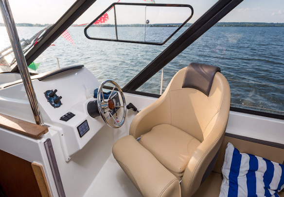 Delphia 1350 | Madam