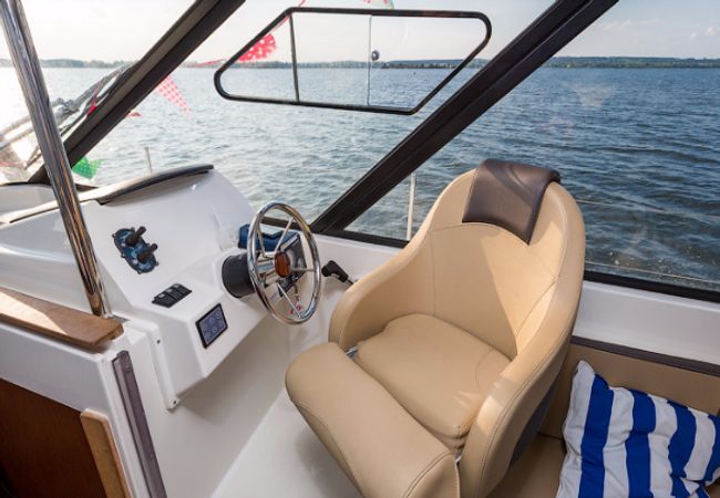 Delphia 1350 | Madam