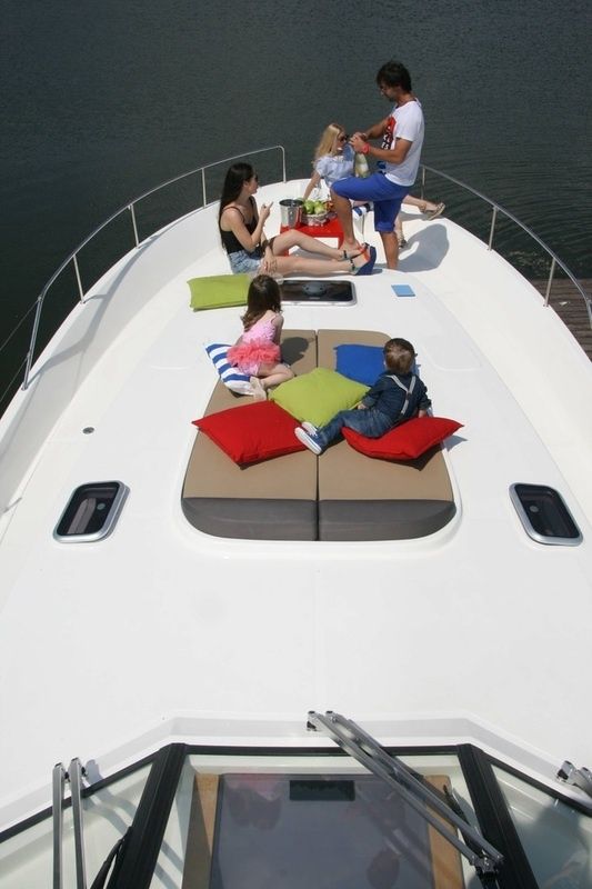 Delphia 1350 | Madam