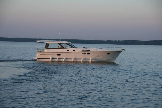 Delphia 1350 | Madam