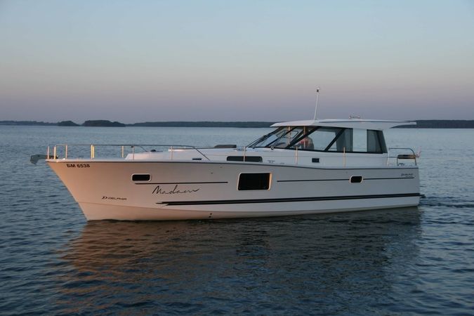 Delphia 1350 | Madam