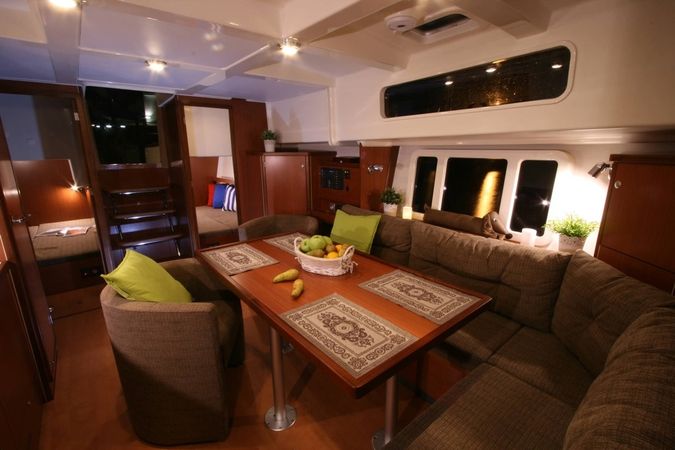 Delphia 1350 | Madam