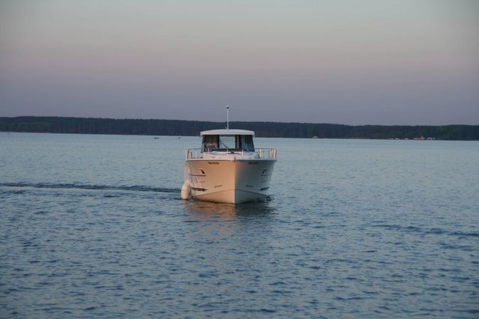 Delphia 1350 | Madam