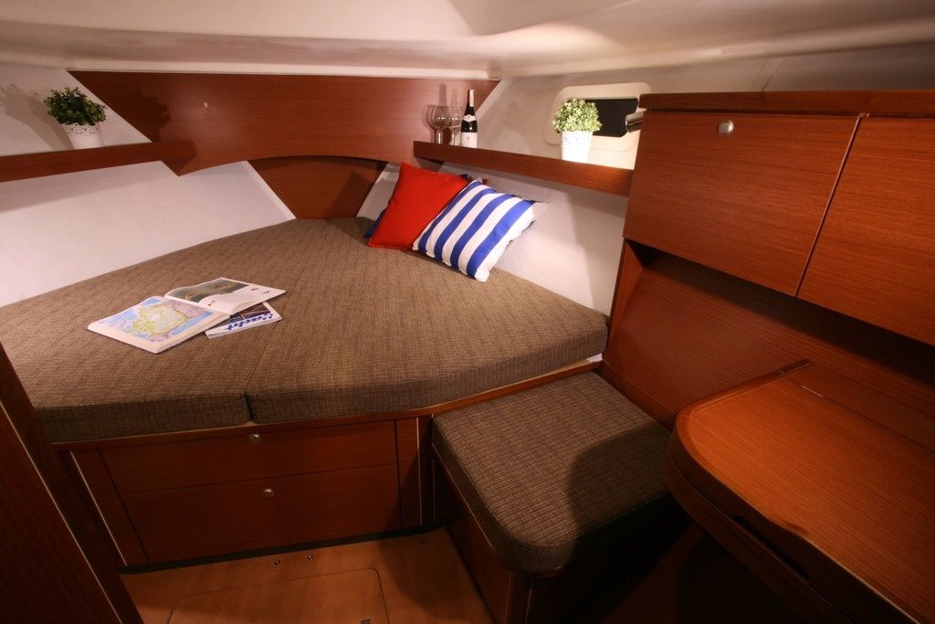 Delphia 1350 | Madam