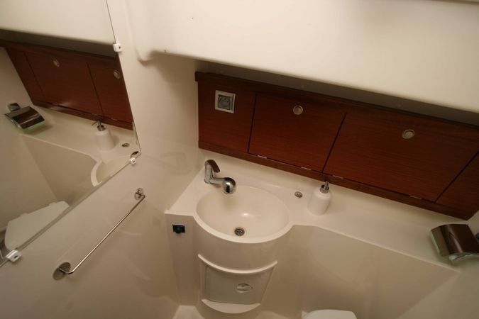 Delphia 1350 | Madam