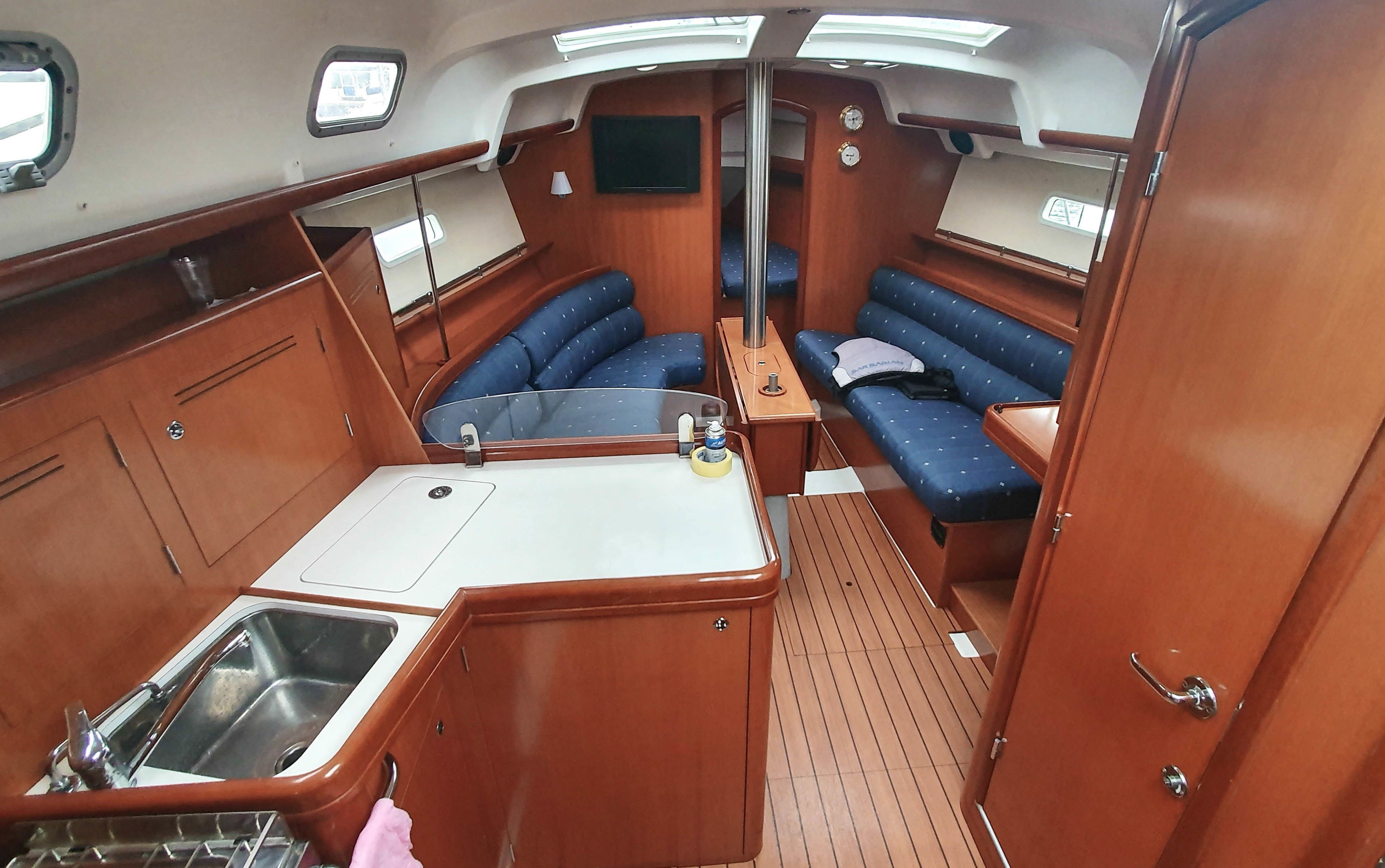 Beneteau Oceanis Clipper 343 | VIP