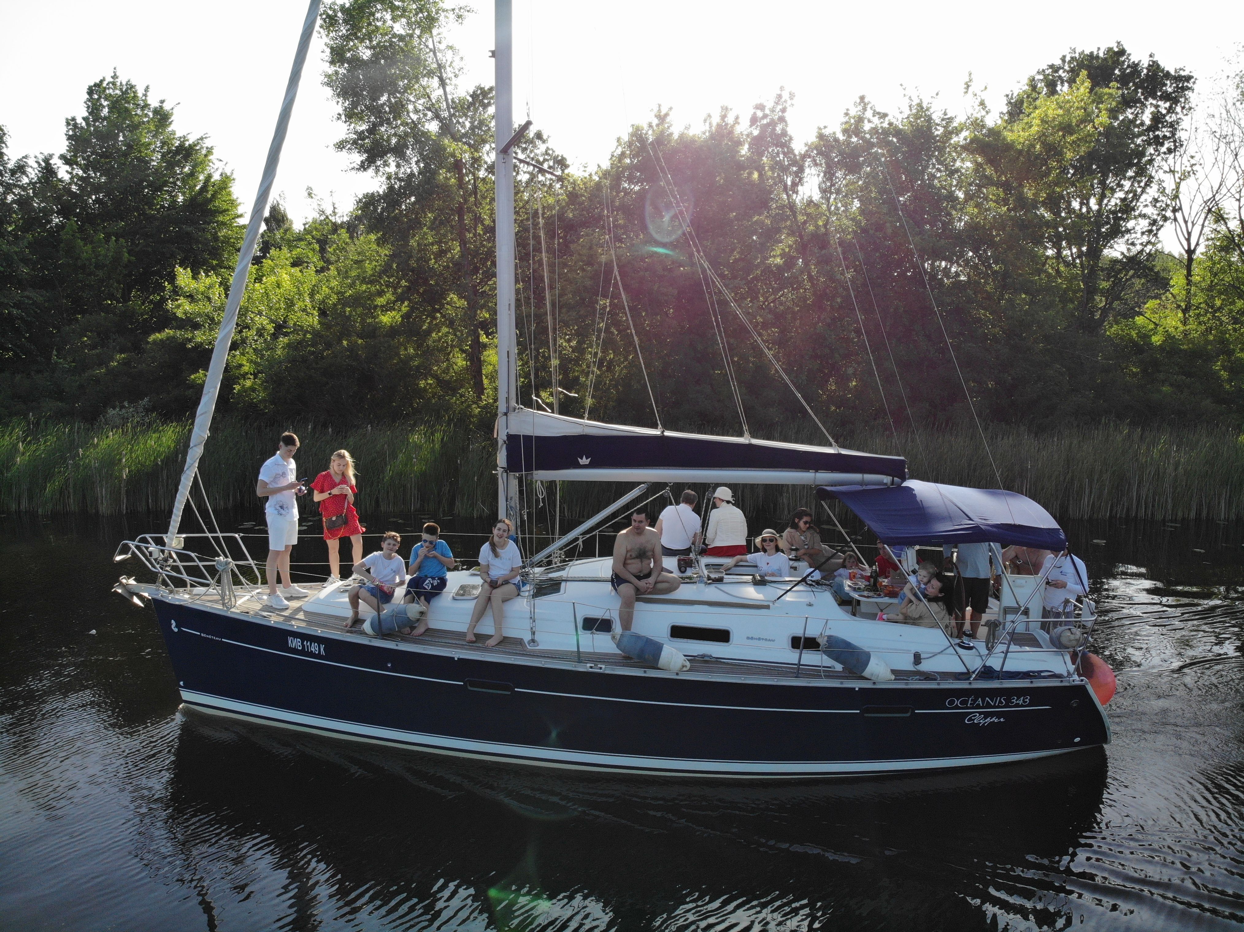 Beneteau Oceanis Clipper 343 | VIP