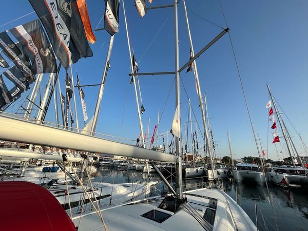 Beneteau Oceanis 46.1 | Nauti Buoy