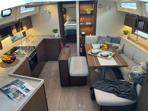 Beneteau Oceanis 46.1 | Nauti Buoy
