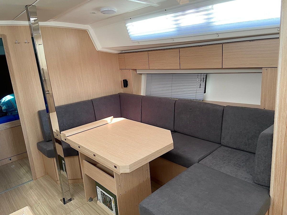 Bavaria C42 | Seawave