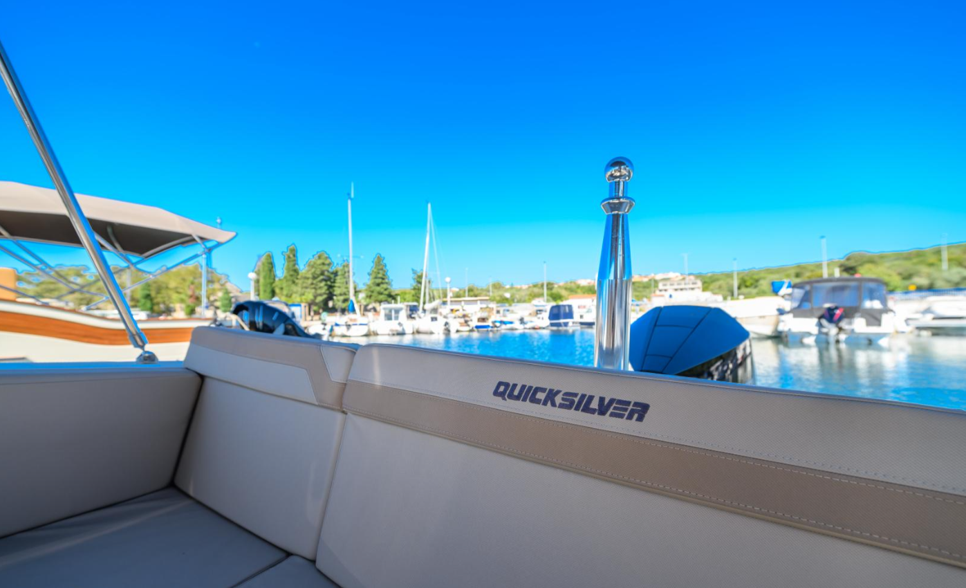 Quicksilver 755 Sun Deck | 454 KK