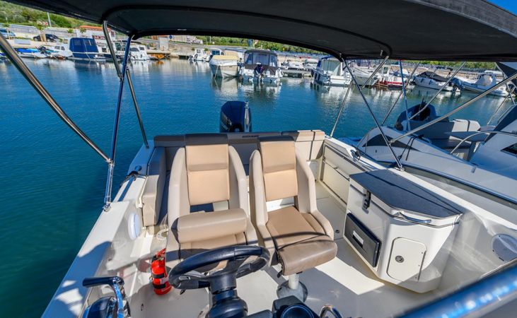 Quicksilver 755 Sun Deck | 454 KK