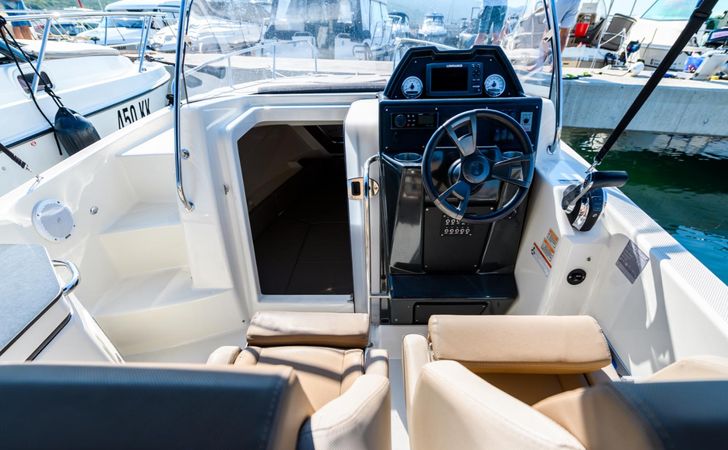 Quicksilver 755 Sun Deck | 454 KK