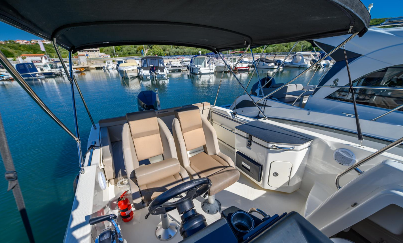 Quicksilver 755 Sun Deck | 454 KK