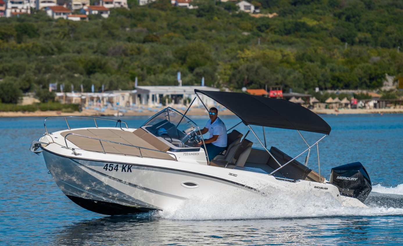 Quicksilver 755 Sun Deck | 454 KK