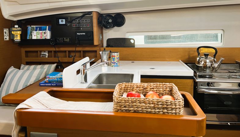 Jeanneau Sun Odyssey 410 | Little Tony