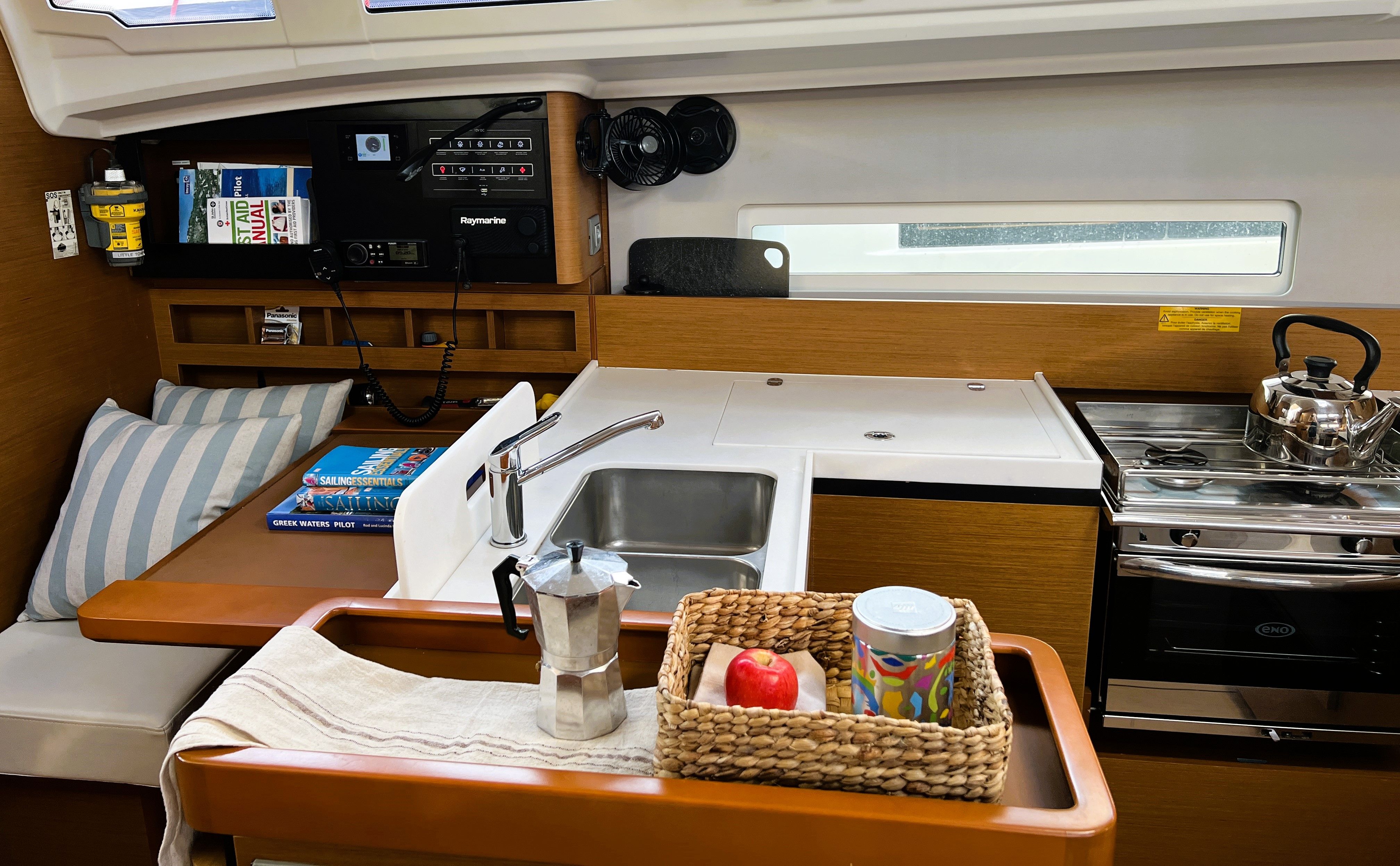 Jeanneau Sun Odyssey 410 | Little Tony