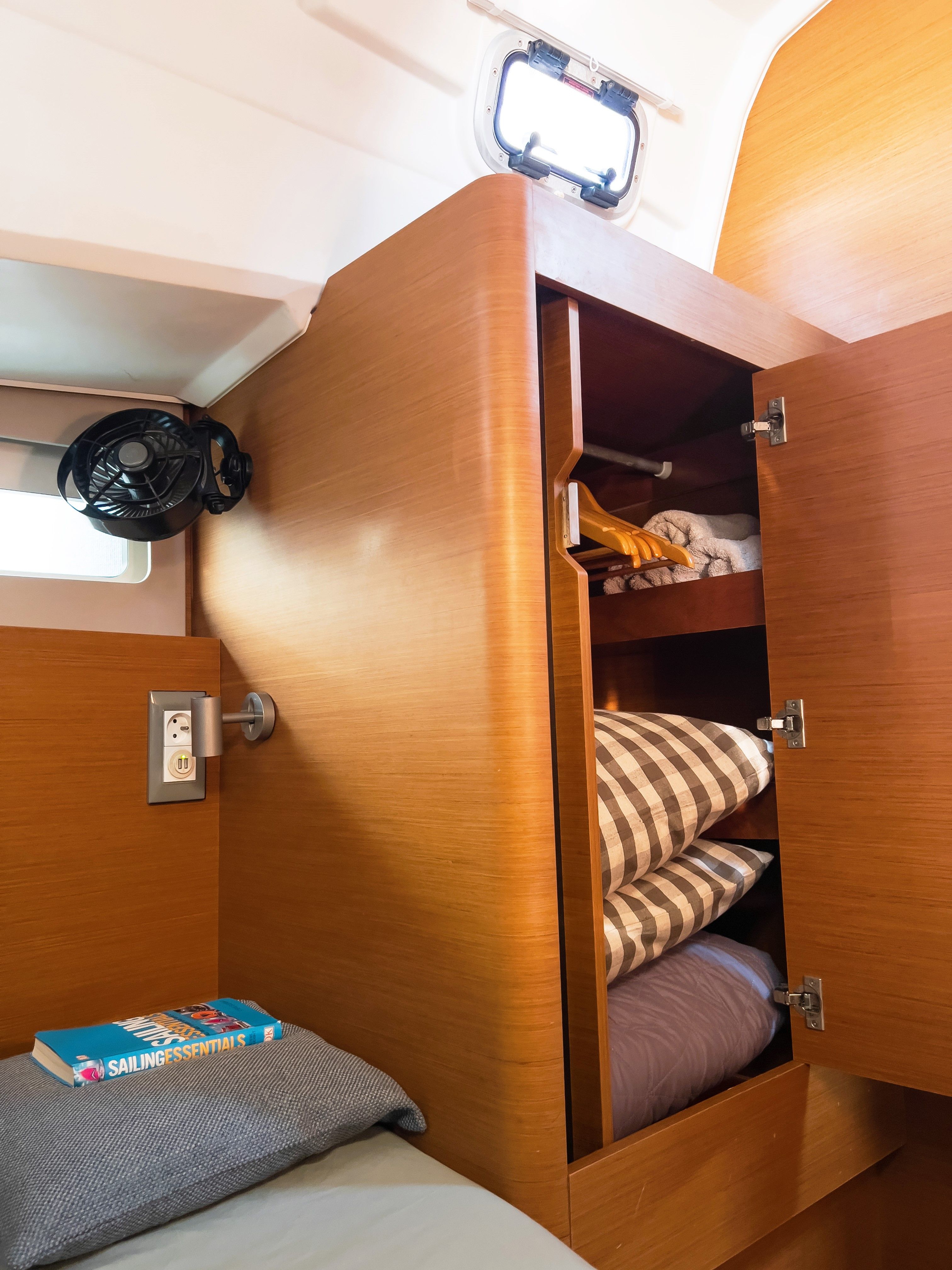 Jeanneau Sun Odyssey 410 | Little Tony