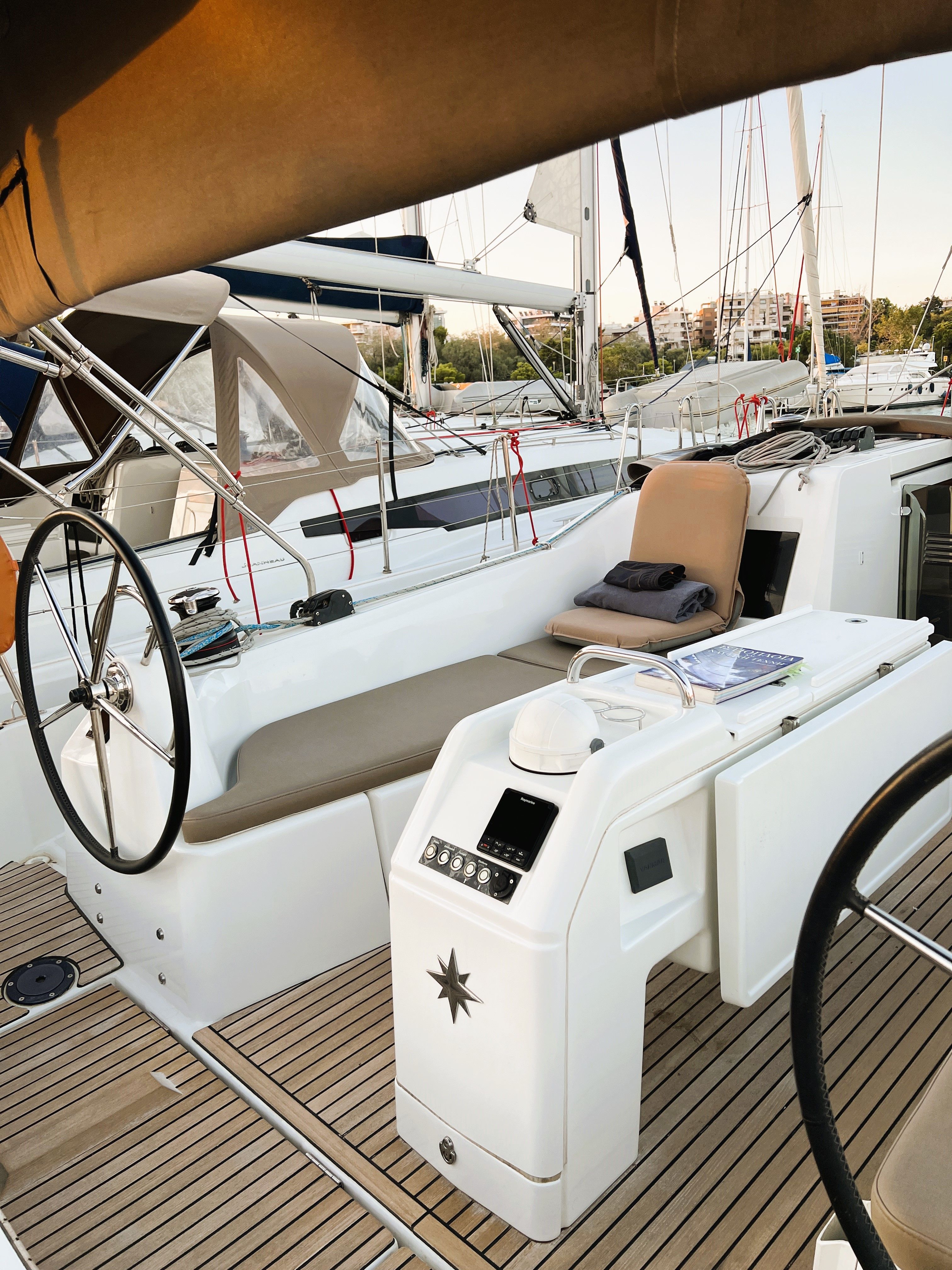 Jeanneau Sun Odyssey 410 | Little Tony