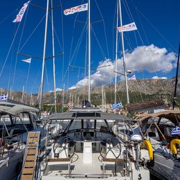 Beneteau Oceanis 38.1 | The Boss