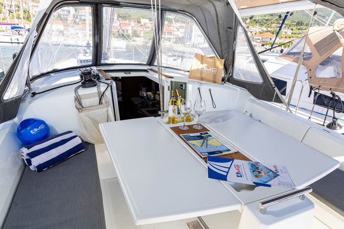 Beneteau Oceanis 38.1 | The Boss